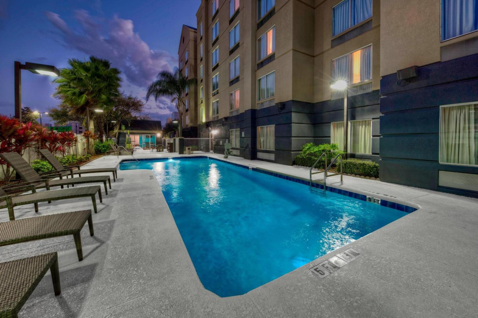 Fairfield Inn And Suites By Marriott Orlando Near Universal Orlando Eksteriør billede